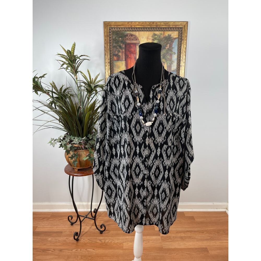 Faded Glory Top Womens 4X Black Button Up Ikat Print Roll Tab Sleeves Monochrome